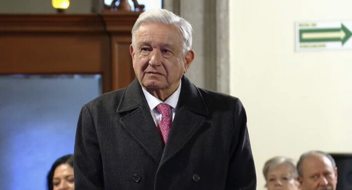 #Video | AMLO llora en su última “mañanera” al escuchar una canción inédita en su honor