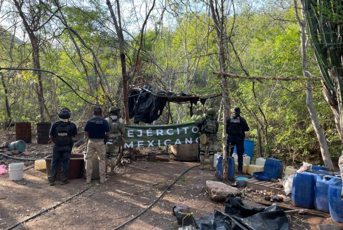 #Video | Aseguran laboratorio para la elaboración de metanfetamina en Huetamo: SSP