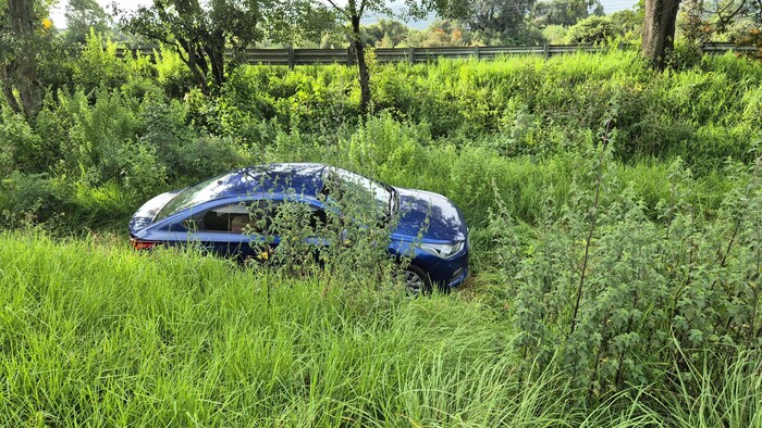 #Video | Automovilista se accidenta en la carretera Morelia-Pátzcuaro; por fortuna sale ileso