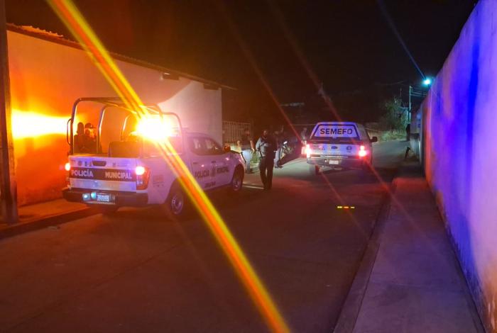 #Video | Conductor de taxi es ejecutado a tiros, cerca del Centro Penitenciario de Uruapan