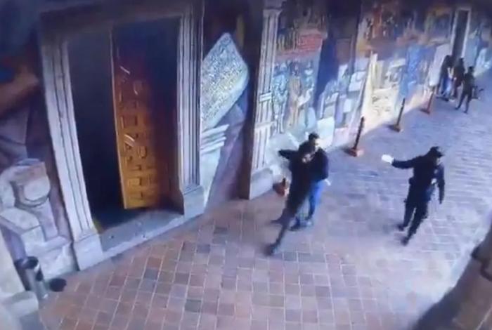 Video de Palacio de Gobierno exhiben a escolta de ex titular de SSP en presunta tortura