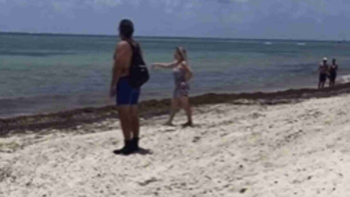 Video: Extranjera corre a turistas de “su playa” en Cancún