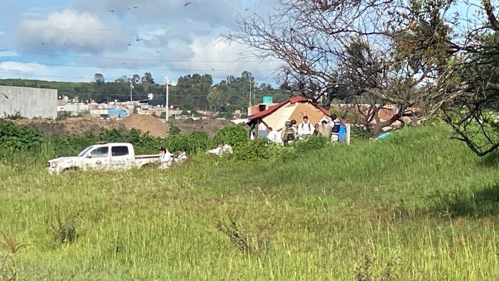 #Video | Hallan a 2 hombres asesinados dentro de choza en los límites de Tarímbaro con Morelia