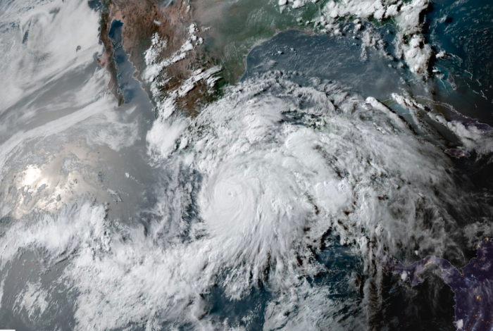 #Video #ImágenesImpactantes | Michoacán, en alerta por huracán “Erick” que evoluciona a categoría 3