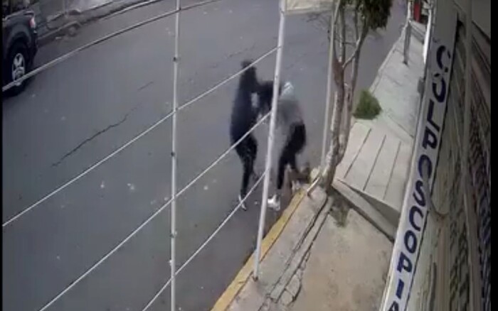 #Video | Joven es víctima mientras caminaba por el Estado de México