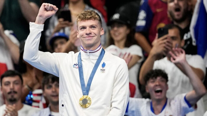 #Video | Leon Marchand gana oro para Francia y rompe récord de Phelps en los 400 metros de natación