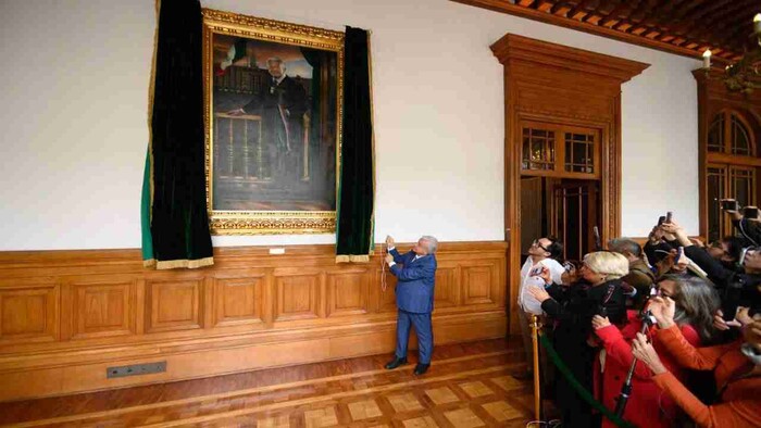 #VIDEO: López Obrador devela su retrato oficial en Palacio Nacional