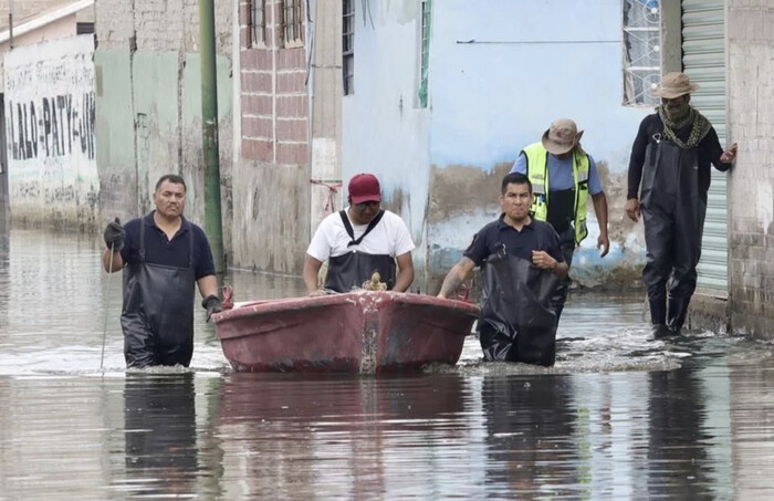 #Video | Municipio de Chalco lleva más de una semana bajo el agua; salir en lancha la única opción