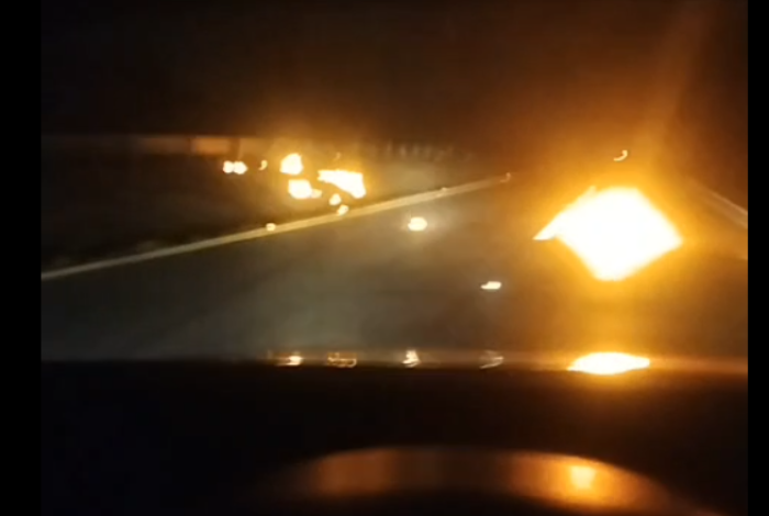 Video | Normalistas de Tiripetío realizan actos vandálicos en la Morelia-Pátzcuaro