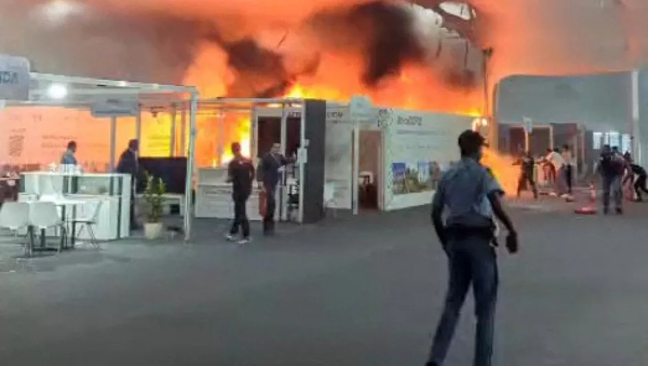Video| Ocurre incendio, en lugar donde se celebra la cumbre COP30, en Belem, Brasil