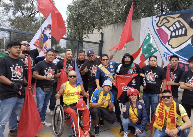 #Video | Porras de distintos equipos se manifiestan en la sede de la FMF en Toluca