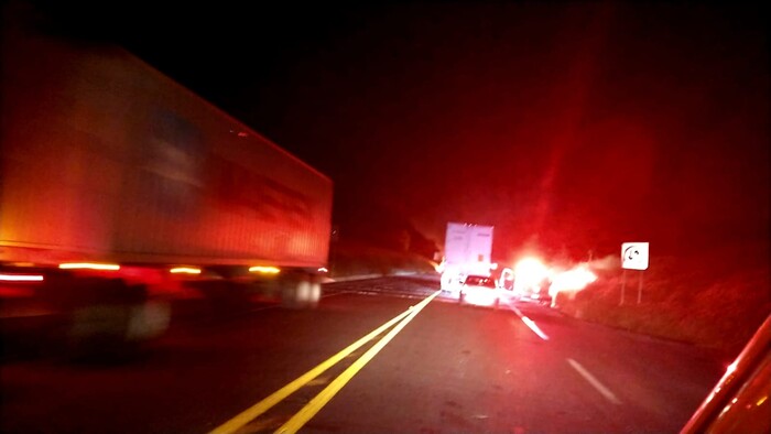 #Video | Se incendia camión torton en la autopista Siglo XXI