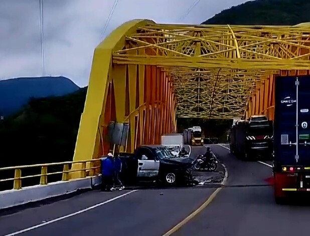 #Video | Se registra aparatoso accidente vehicular en los puentes amarrillos la autopista Siglo XXI