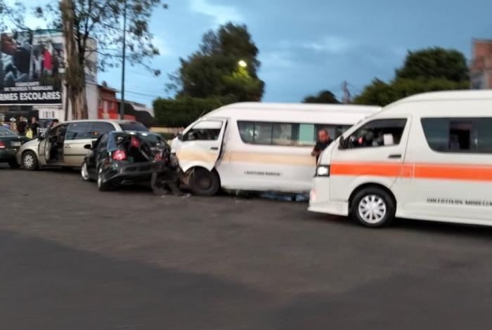 #VIDEO | Se registra carambola vehicular a la altura del Monumento al Pípila, en Morelia
