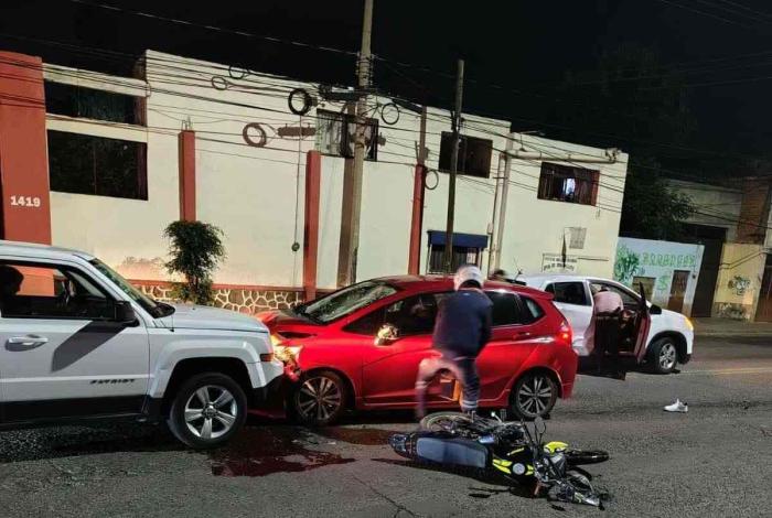 #Video | Se registra choque múltiple en Av. Morelos Norte de Morelia; hay 2 lesionados