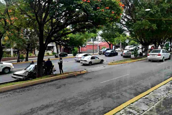 #Video | Se registra choque entre 2 autos en el Libramiento Sur de Morelia