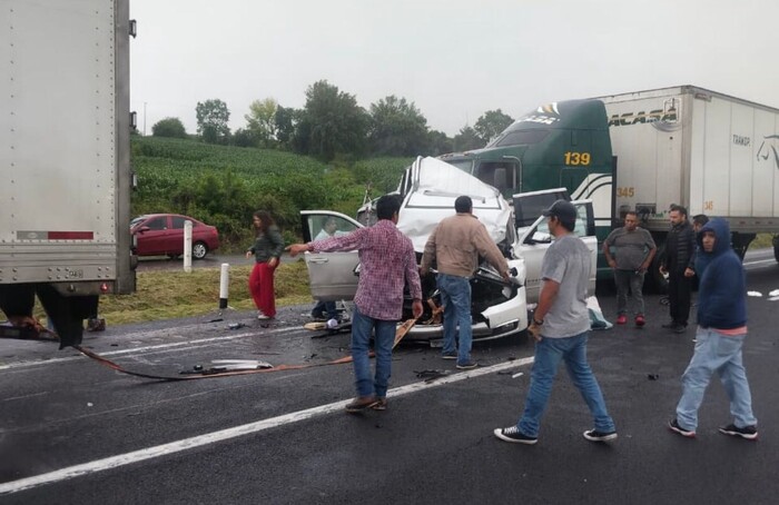 #Video | Se registra fuerte accidente vehicular en la autopista de Occidente