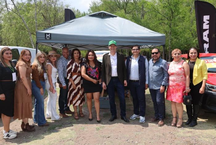 Video | Tiende la mano Alfonso Martínez a productores michoacanos