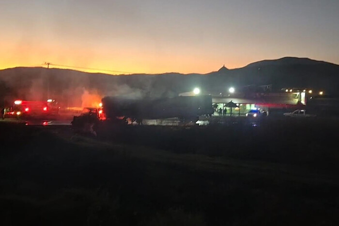 VIDEOS | Criminales atacan a tiros a la GN en la Autopista de Occidente; hay quema de vehículos