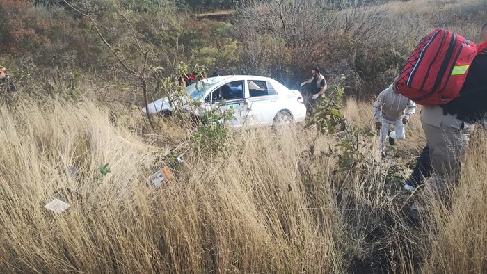 #Videos | Se registra choque entre camioneta y 2 taxis en la Morelia-Quiroga