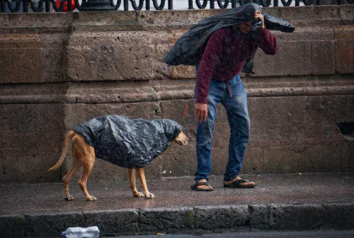 Viernes frío y lluvioso en Michoacán, toma precauciones
