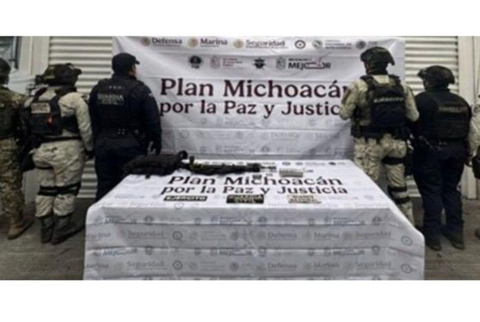 Vinculan a dos hombres, por del1tos a la Ley de arm4s de fu3go, en Pátzcuaro