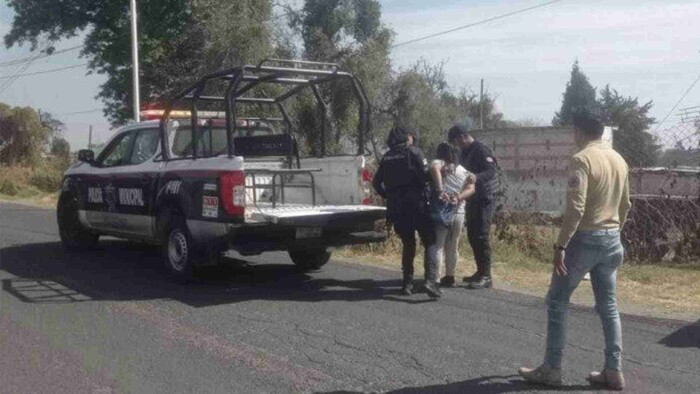 Vinculan a proceso a mujer que intentó agredir a un perrito con un machete en Puebla