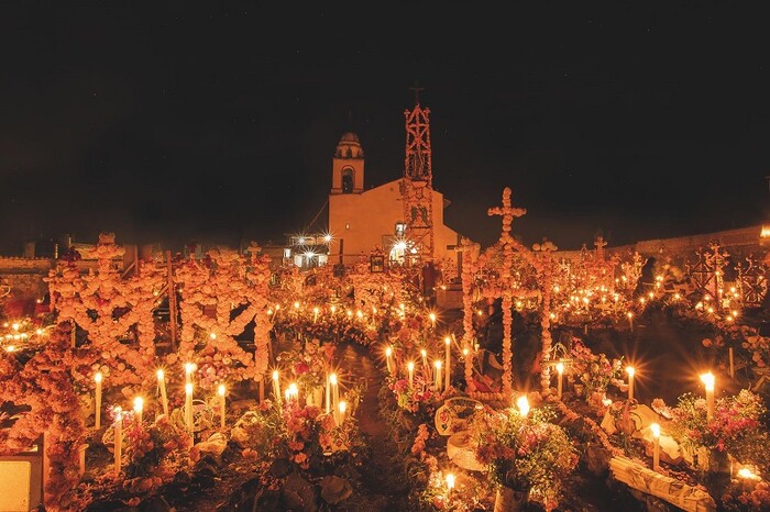 Vive la ancestral celebración de Noche de Muertos en estas localidades de Michoacán