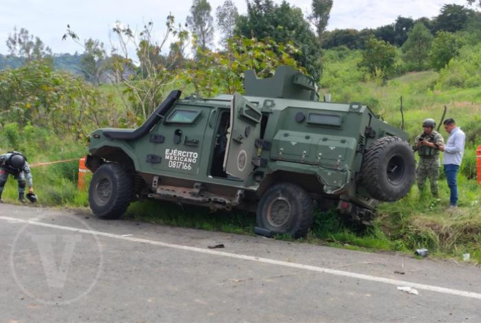 Vuelca camión del Ejército en Tocumbo; siete militares resultan heridos, dos de gravedad