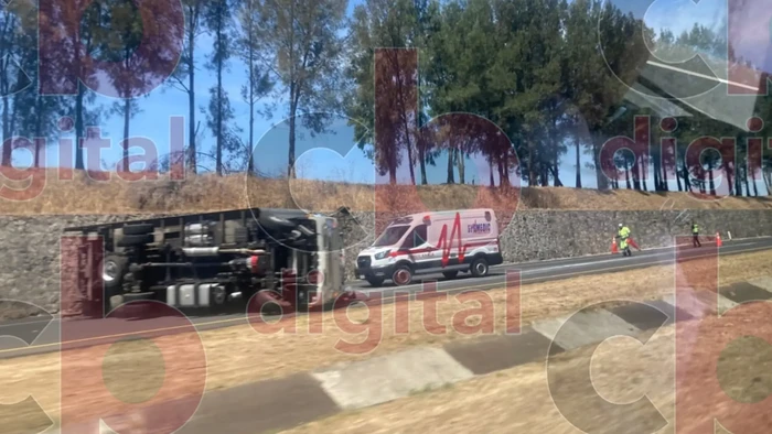 Vuelca camión en la México – Guadalajara