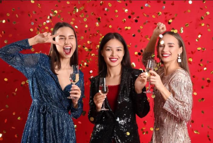 ¿Ya tienes tu outfit? Checa estas tres tendencias para vestir (y acertar) en estas fiestas