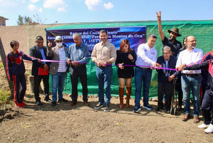 Yankel Benítez inaugura Huerto Comunitario de Telesecundaria ‘Fernando Montes de Oca’