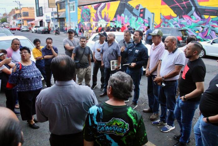 Yankel Benítez instruye mejora de servicios en colonia Juárez