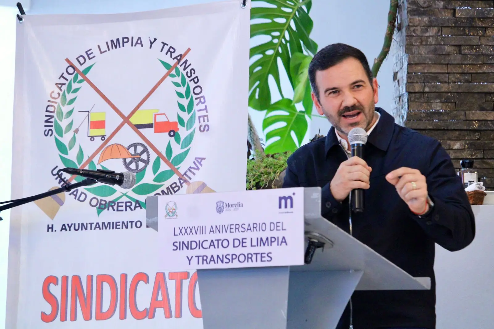 Yankel Benítez reconoce labor del Sindicato de Limpia y Transportes en su LXXXVIII aniversario