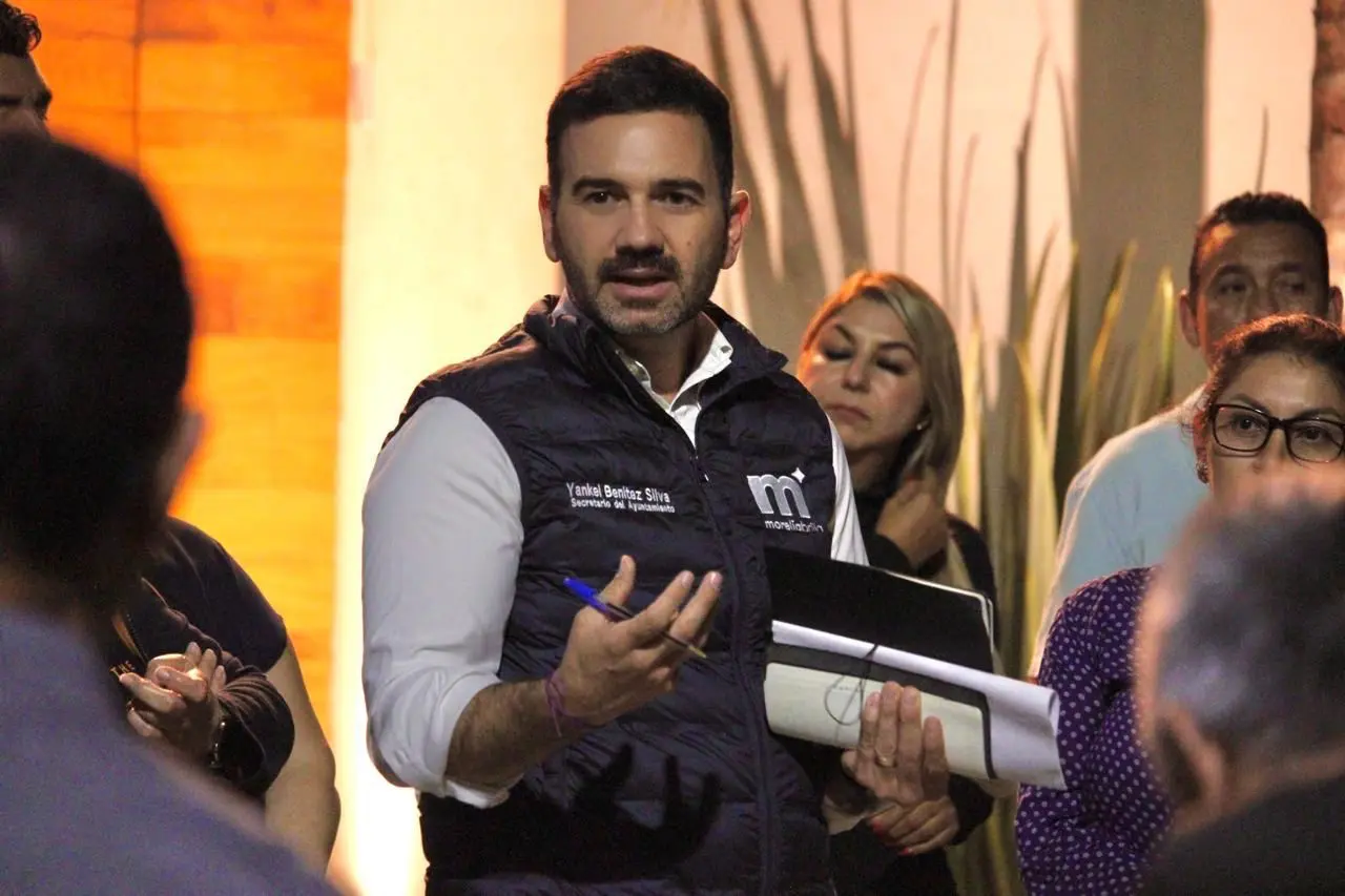 Yankel Benítez se reúne con vecinos de Hacienda del Valle