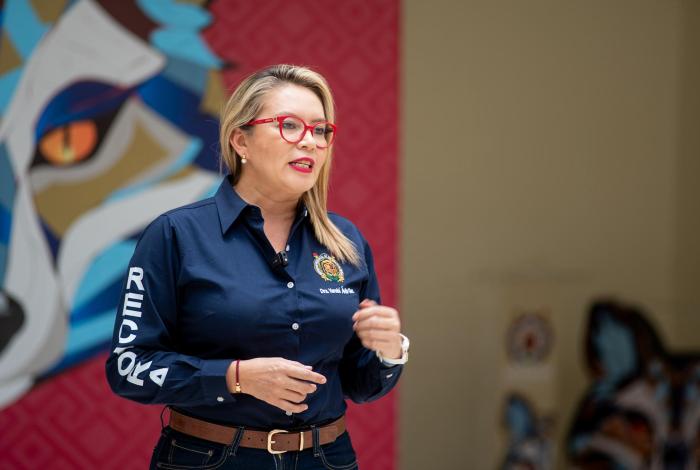 Yarabí Ávila invita a tramitar la ficha para ingresar a la UMSNH; el tiempo se agota