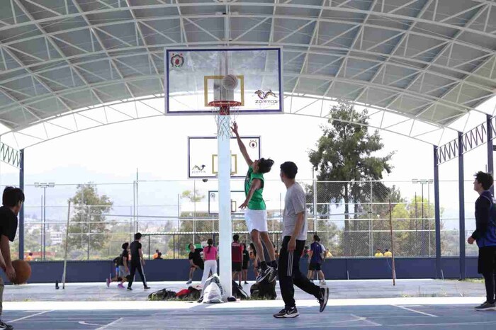 Yarabí Ávila le da un nuevo rostro a la infraestructura deportiva al construir nuevas techumbres