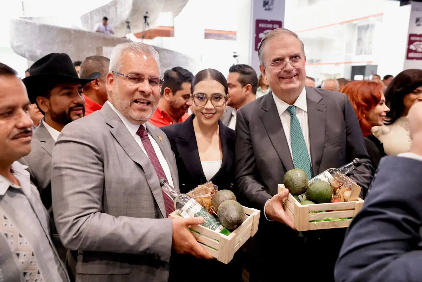 YOHANA MENDOZA ACOMPAÑA LA ENTREGA DE LA INDICACIÓN GEOGRÁFICA “AGUACATE FRANJA MICHOACÁN” POR LA SECRETARÍA DE ECONOMÍA
