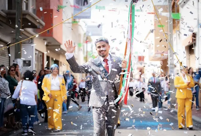 Yurécuaro aprovecha desfile patrio para promover vacunación contra el sarampión
