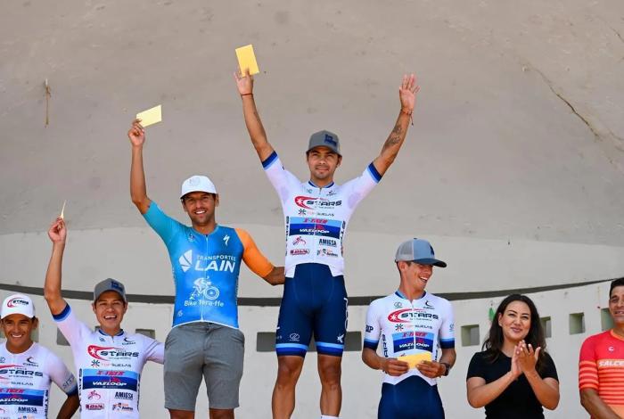 Zacapu reafirma su título como cuna del ciclismo con vibrante carrera previa a la Clásica Amando Martínez: Mónica Valdez