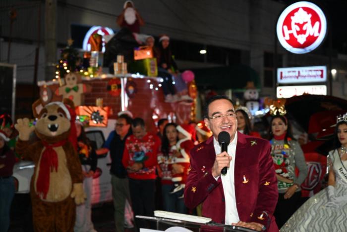 Zamora se ilumina con el desfile “Mágica Navidad 2025” y un mensaje de unión familiar