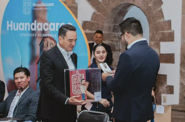 Zamora y Huandacareo formalizan hermanamiento para impulsar turismo,cultura y comercio regional